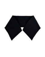 neckline / collar